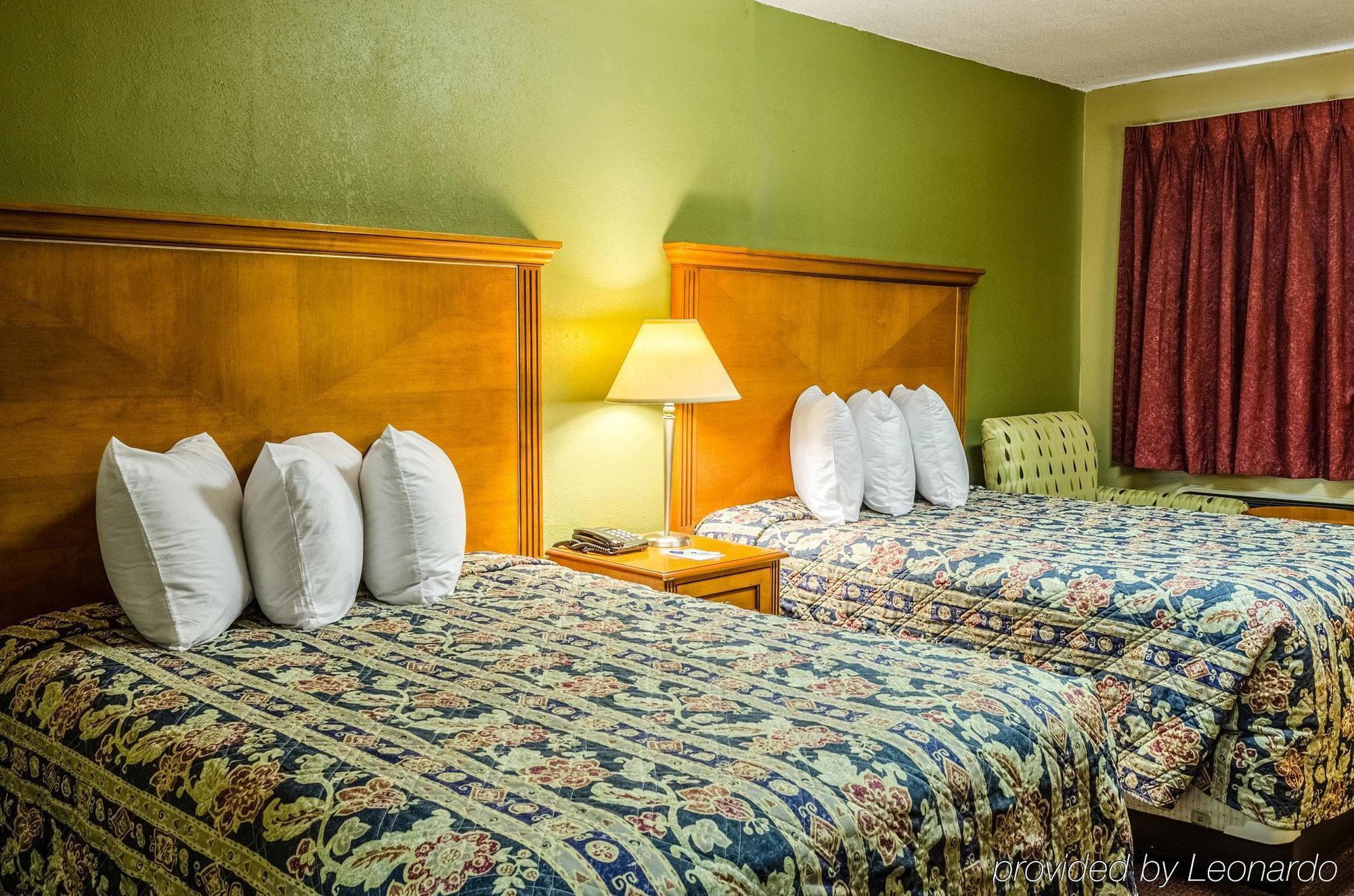 Rodeway Inn Indianola מראה חיצוני תמונה
