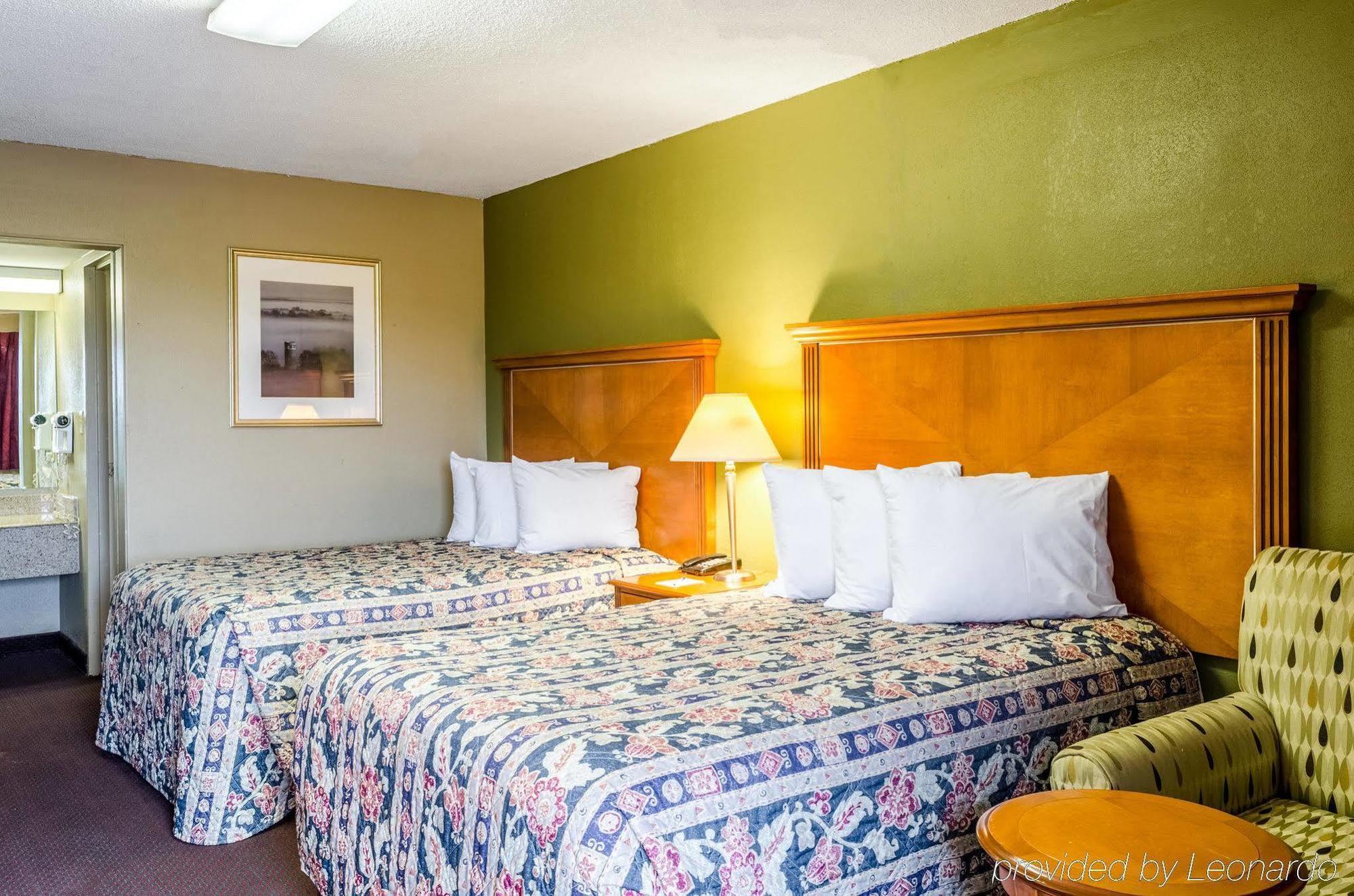 Rodeway Inn Indianola מראה חיצוני תמונה
