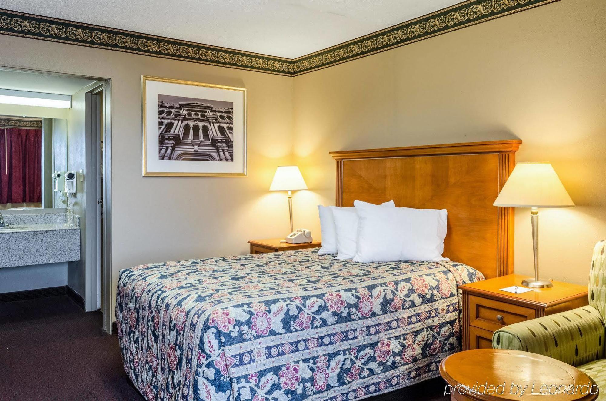 Rodeway Inn Indianola מראה חיצוני תמונה