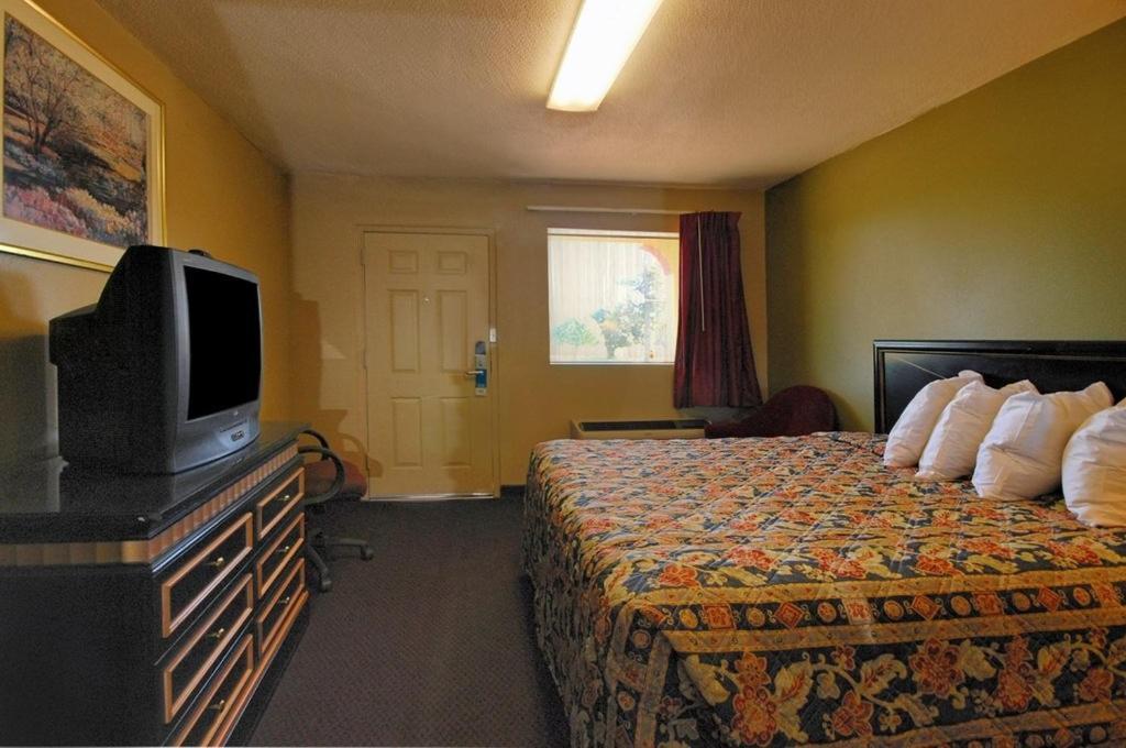 Rodeway Inn Indianola חדר תמונה
