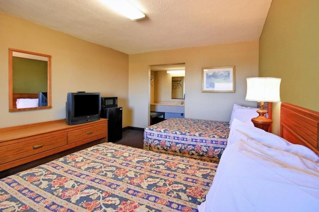 Rodeway Inn Indianola חדר תמונה